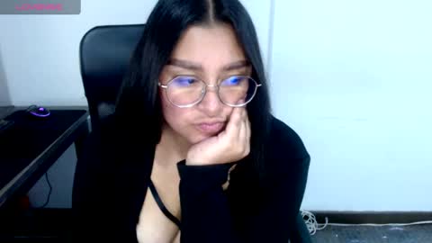 Snapshot of strawlux chatting on 04/01/26, 04:35 strawlux online show from 04/01/26, 04:35