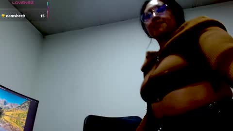 strawlux online show from 06/06/26, 02:33