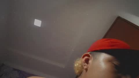 Snapshot of street_poemm_ chatting on 02/23/26, 03:48 Street online show from 02/23/26, 03:48