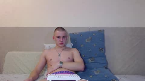 Snapshot of street_yan chatting on 04/10/26, 01:33 Yan online show from 04/10/26, 01:33