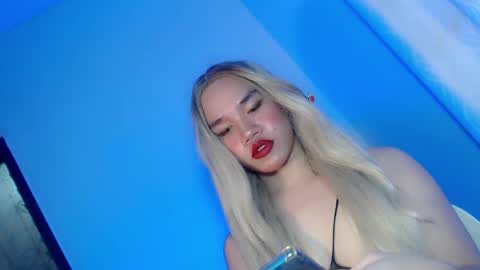 Snapshot of streetlustgirl chatting on 12/15/24, 02:59 lexie online show from 12/15/24, 02:59