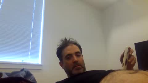 Snapshot of strictdaddy13 chatting on 11/17/25, 07:19 strictdaddy13 online show from 11/17/25, 07:19