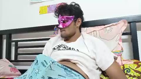 Snapshot of strip_couple_love1 chatting on 10/24/25, 09:49 strip_couple_love1 online show from 10/24/25, 09:49