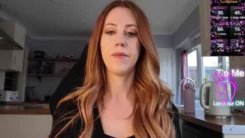 Snapshot of stripmequick chatting on 03/25/26, 10:54 Amorina online show from 03/25/26, 10:54