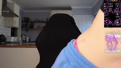 Snapshot of stripmequick chatting on 04/08/26, 08:47 Amorina online show from 04/08/26, 08:47