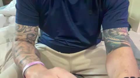 Snapshot of stroking33again chatting on 11/08/25, 03:56 stroking33again online show from 11/08/25, 03:56