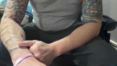 Snapshot of stroking33again chatting on 12/01/25, 02:22 stroking33again online show from 12/01/25, 02:22