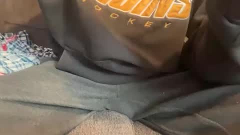 Snapshot of stroking33again chatting on 12/17/25, 02:01 stroking33again online show from 12/17/25, 02:01