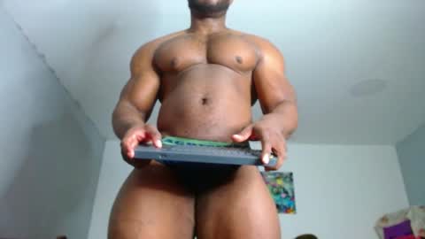 Snapshot of strong_george1 chatting on 12/19/24, 12:02 strong_george1 online show from 12/19/24, 12:02