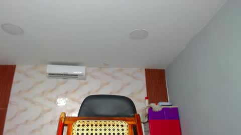 Snapshot of strong_george1 chatting on 01/24/25, 09:15 strong_george1 online show from 01/24/25, 09:15