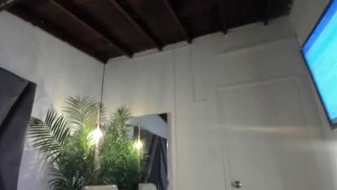 Snapshot of strong_girl_ chatting on 05/04/26, 11:06 Alexa online show from 05/04/26, 11:06