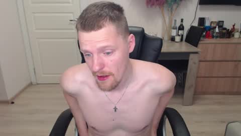 Snapshot of strong_guy_xxx chatting on 12/03/25, 09:18 strong_guy_xxx online show from 12/03/25, 09:18