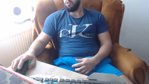 StrongCoffee online show from 11/11/25, 09:42