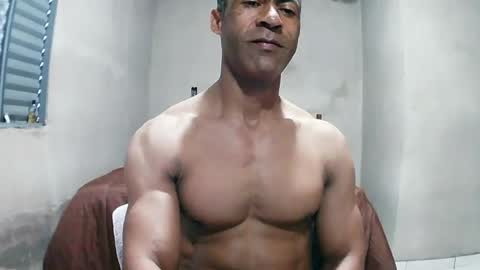 Snapshot of strongdaddyfantastic chatting on 06/21/26, 02:30 strongdaddyfantastic online show from 06/21/26, 02:30
