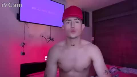 Snapshot of stronghardlatino chatting on 09/24/25, 02:15 stronghardlatino online show from 09/24/25, 02:15