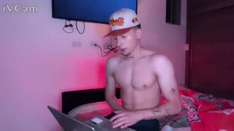 Snapshot of stronghardlatino chatting on 09/30/25, 03:00 stronghardlatino online show from 09/30/25, 03:00