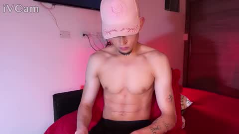 Snapshot of stronghardlatino chatting on 12/16/25, 02:49 stronghardlatino online show from 12/16/25, 02:49