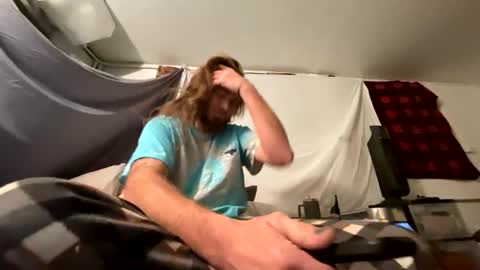 Snapshot of strumie3534336684 chatting on 11/24/25, 02:22 strumie3534336684 online show from 11/24/25, 02:22