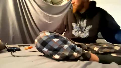 Snapshot of strumie3534336684 chatting on 11/25/25, 10:43 strumie3534336684 online show from 11/25/25, 10:43