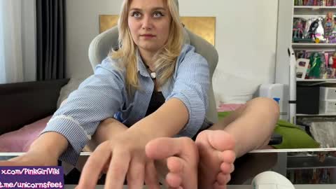 Snapshot of strupedsunicorns chatting on 04/07/26, 02:06 goddess online show from 04/07/26, 02:06