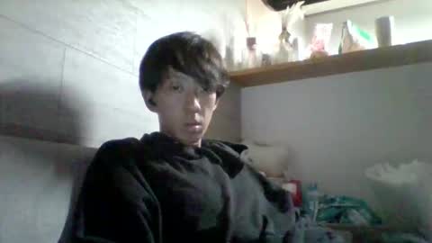 Snapshot of sttkm chatting on 10/26/25, 06:36 Asian boy online show from 10/26/25, 06:36