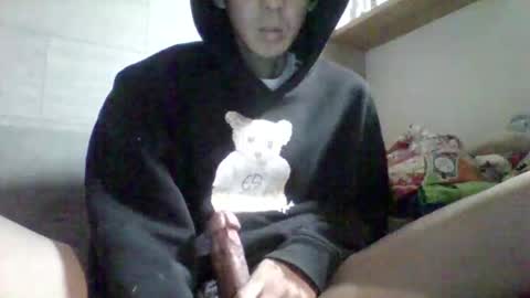 Snapshot of sttkm chatting on 05/24/26, 02:00 Asian boy online show from 05/24/26, 02:00