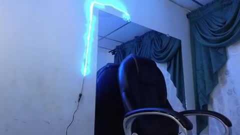 stuart_boy_ online show from 01/27/25, 07:24