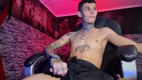 stuart_boy_ online show from 02/04/25, 04:29