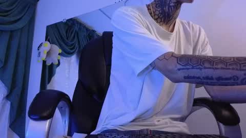 stuart_boy_ online show from 02/10/25, 04:19