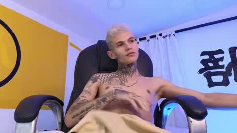 stuart_boy_ online show from 03/06/25, 07:47