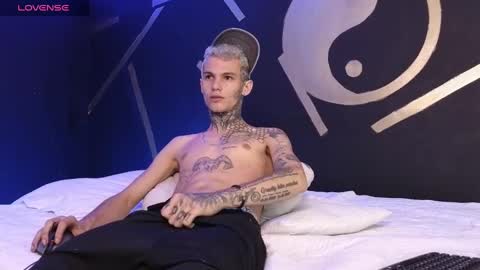 stuart_boy_ online show from 03/09/25, 03:01