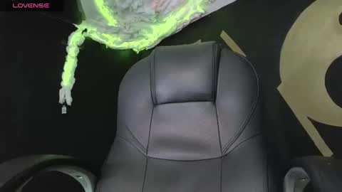 stuart_boy_ online show from 03/11/25, 07:04