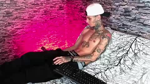 stuart_boy_ online show from 09/16/25, 03:07