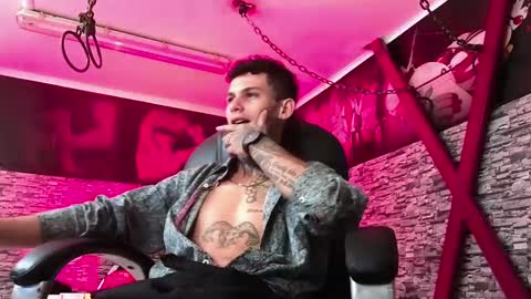 stuart_boy_ online show from 10/05/25, 03:38