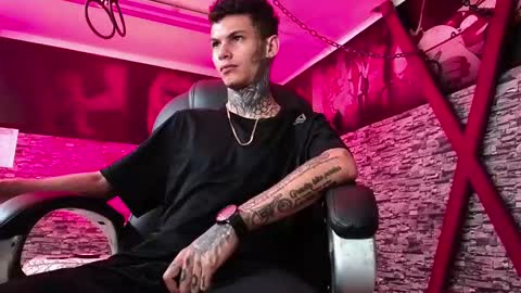 stuart_boy_ online show from 10/06/25, 03:48