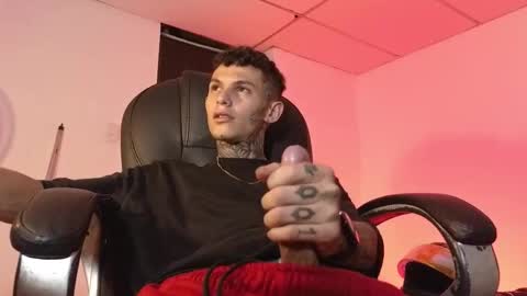 stuart_boy_ online show from 10/11/25, 12:10