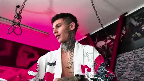 stuart_boy_ online show from 10/12/25, 03:49