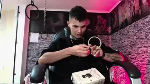 stuart_boy_ online show from 10/27/25, 07:40