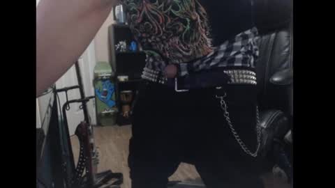 Snapshot of studbeltbro chatting on 02/01/25, 12:18 studbeltbro online show from 02/01/25, 12:18