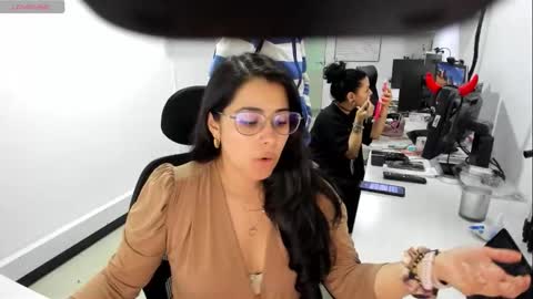 Snapshot of studcb_ chatting on 10/20/25, 10:32 studcb_ online show from 10/20/25, 10:32