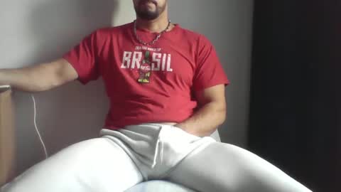 Snapshot of studdotcom chatting on 01/08/25, 10:59 Ero online show from 01/08/25, 10:59