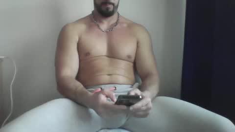Snapshot of studdotcom chatting on 03/08/25, 10:32 Ero online show from 03/08/25, 10:32