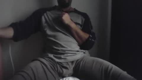 Snapshot of studdotcom chatting on 10/27/25, 09:24 Ero online show from 10/27/25, 09:24