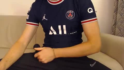 Stud From Paris online show from 02/09/25, 03:34