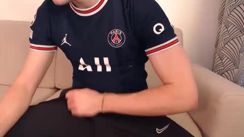 Stud From Paris online show from 03/05/25, 02:23