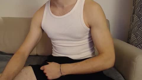 Snapshot of studfromparis chatting on 04/04/26, 08:50 Stud From Paris online show from 04/04/26, 08:50