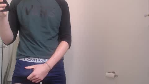 Snapshot of studfromparis chatting on 04/20/26, 08:50 Stud From Paris online show from 04/20/26, 08:50