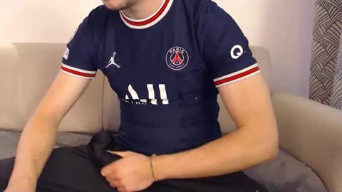 Snapshot of studfromparis chatting on 04/23/26, 03:03 Stud From Paris online show from 04/23/26, 03:03