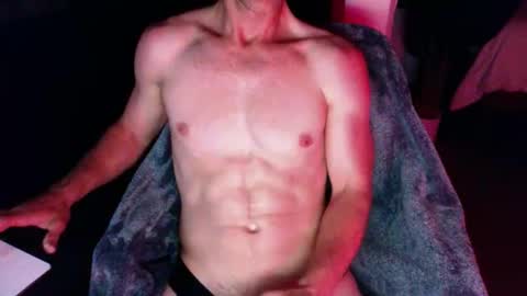 Snapshot of studmuffin_420 chatting on 04/20/26, 04:26 studmuffin_420 online show from 04/20/26, 04:26