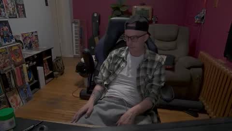 Snapshot of stupiddef chatting on 04/28/26, 06:18 Buck Nunchuck online show from 04/28/26, 06:18